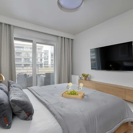 Bright With Parking, Air Conditioning & By Renters * Dziwnow