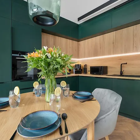 Bright With Parking, Air Conditioning & By Renters Apartment Dziwnow