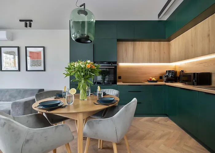 Bright With Parking, Air Conditioning & By Renters * Dziwnow