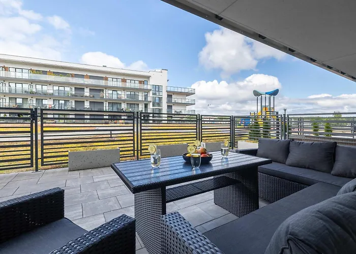 Apartment Bright With Parking, Air Conditioning & By Renters *