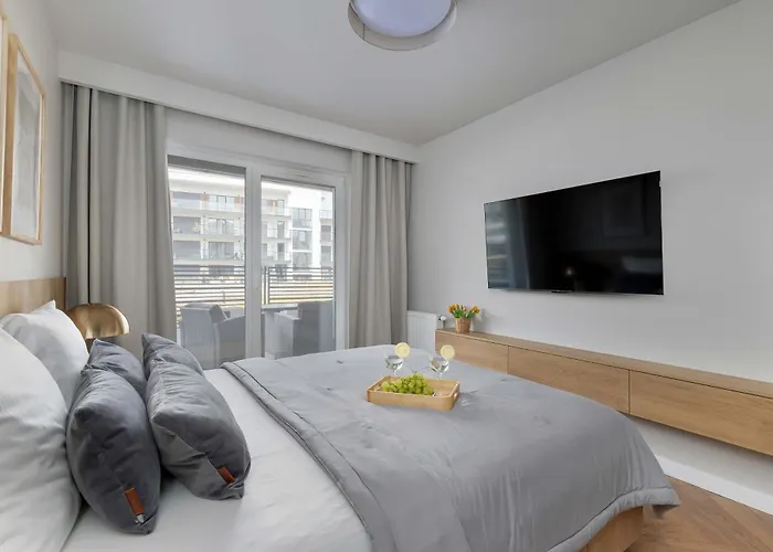 Bright With Parking, Air Conditioning & By Renters * Dziwnow