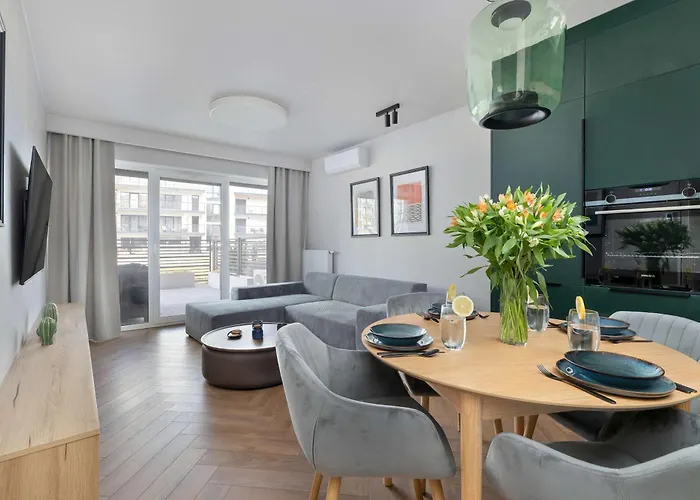 Bright With Parking, Air Conditioning & By Renters *