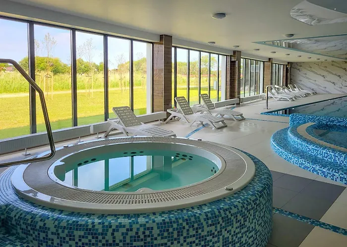 Apartment Bright With Parking, Air Conditioning & By Renters *