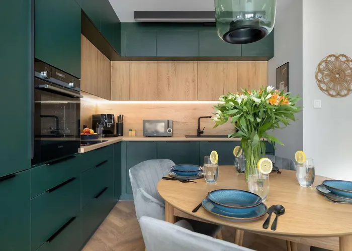 Bright With Parking, Air Conditioning & By Renters Dziwnow