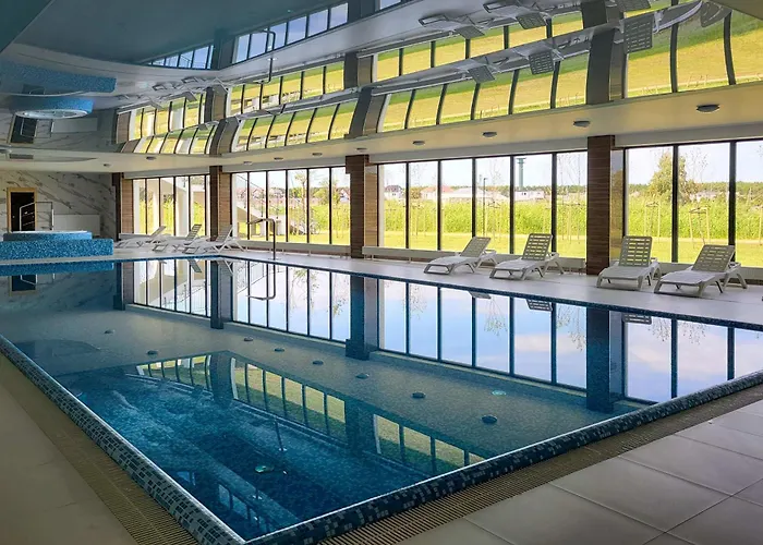 Bright With Parking, Air Conditioning & By Renters