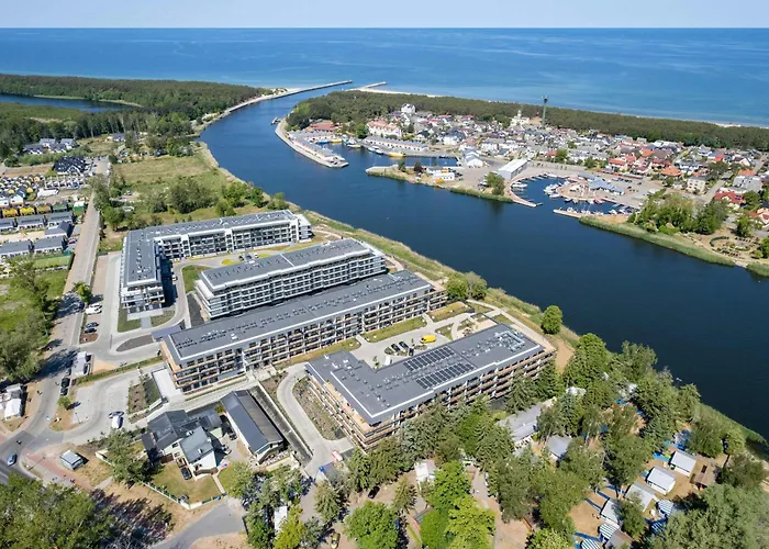 Bright With Parking, Air Conditioning & By Renters Apartment *